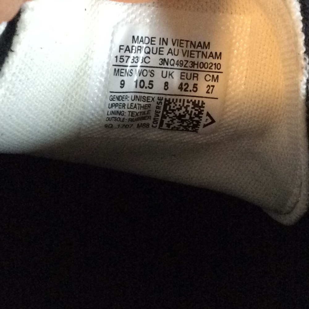 NWT unisex Converse shoes,, - Picture 8 of 8